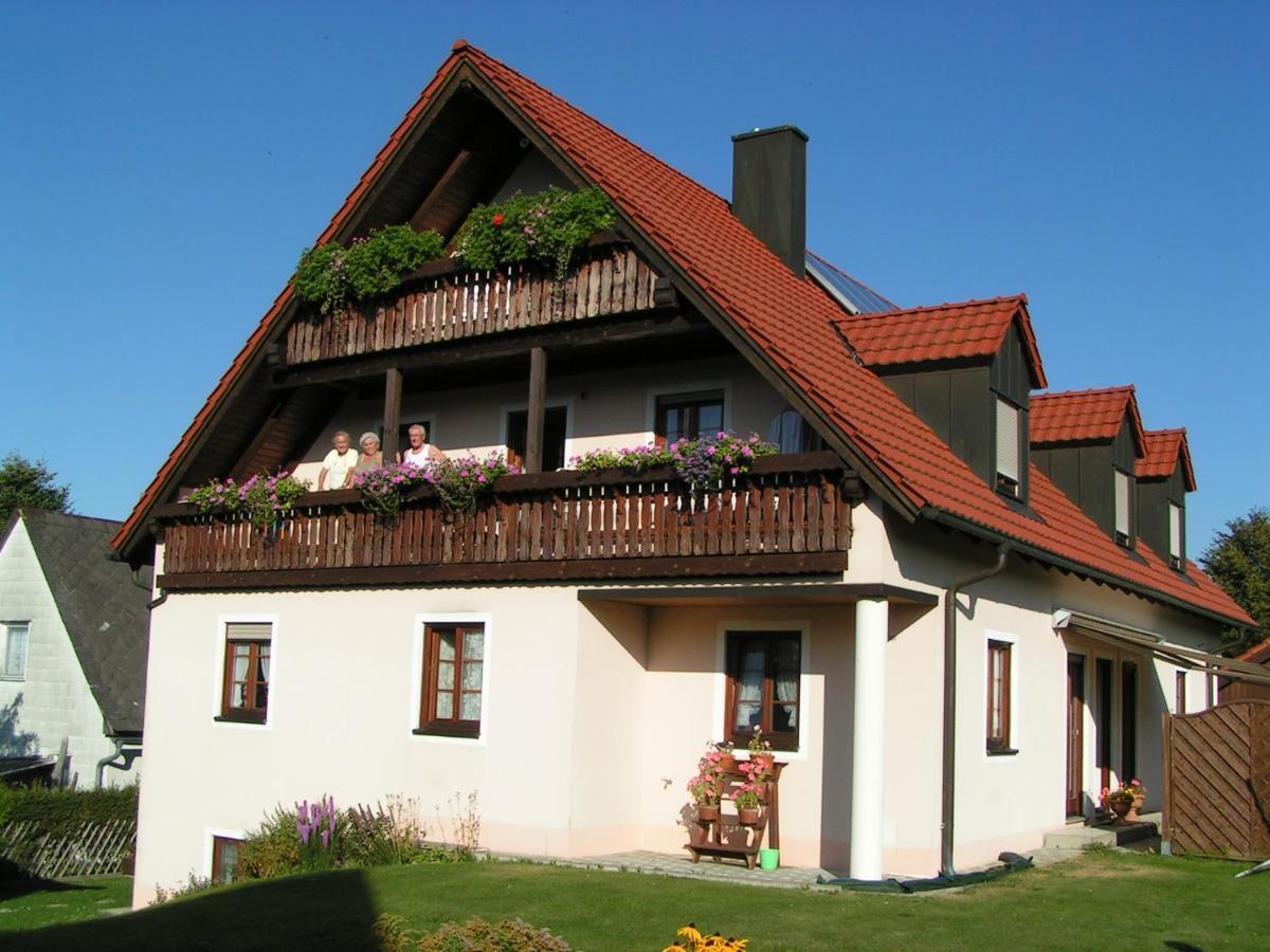 Gaestehaus Gertraud Neualbenreuth Exterior photo